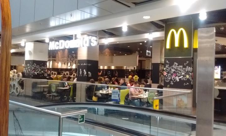 McDonalds im Flughafen